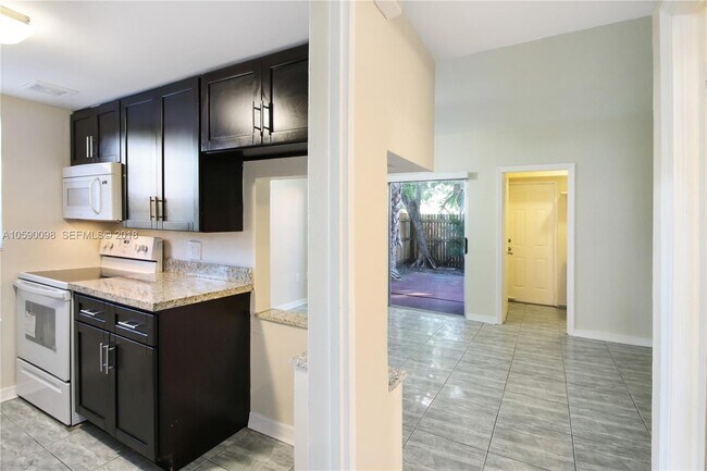 Photo - 270 NE 142nd St