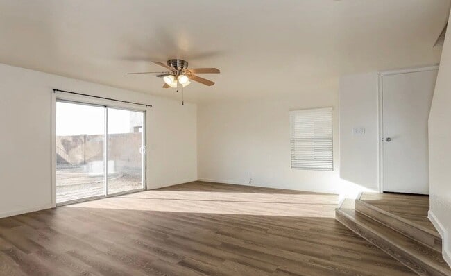 Photo - 10611 Nash Pl