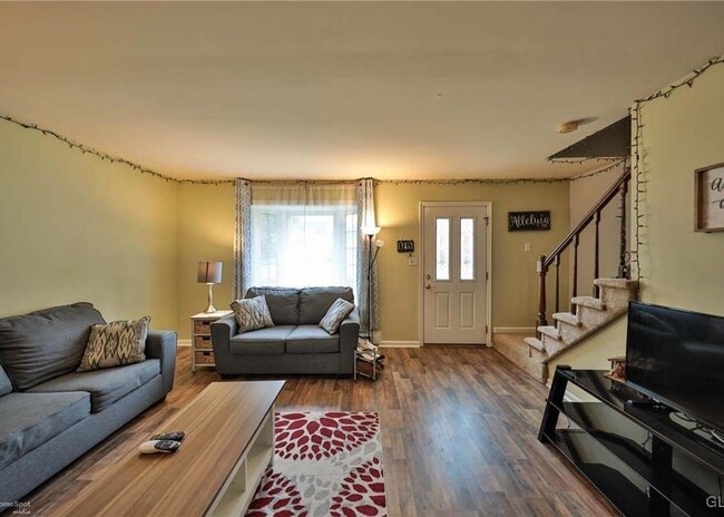 Photo - 2637 Arch St SW