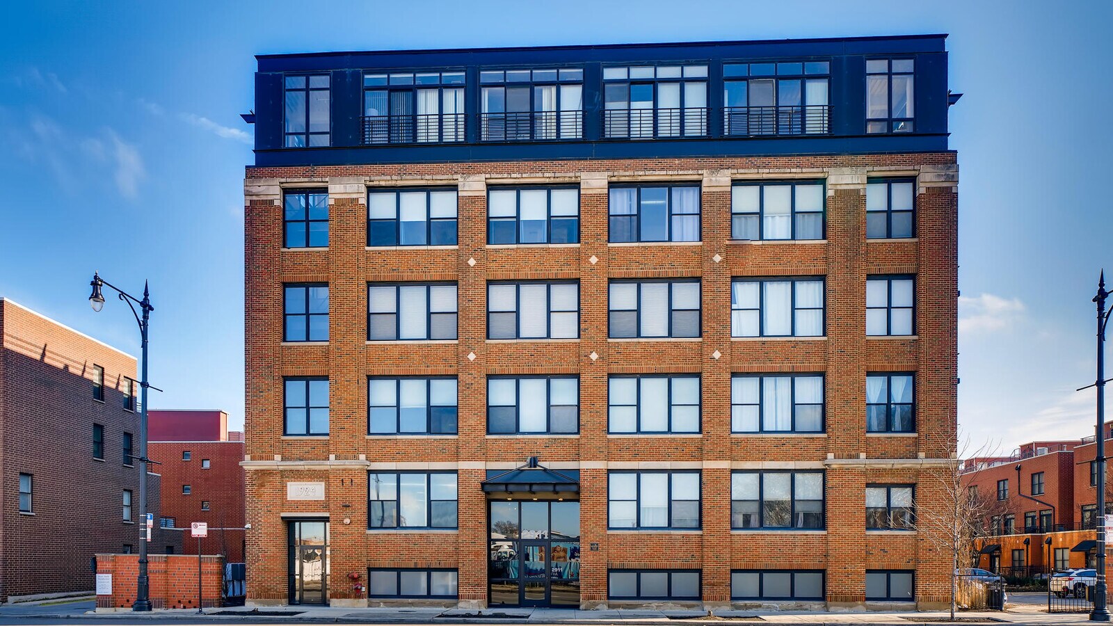 Fachada del edificio - 2911 N Western Ave Rental