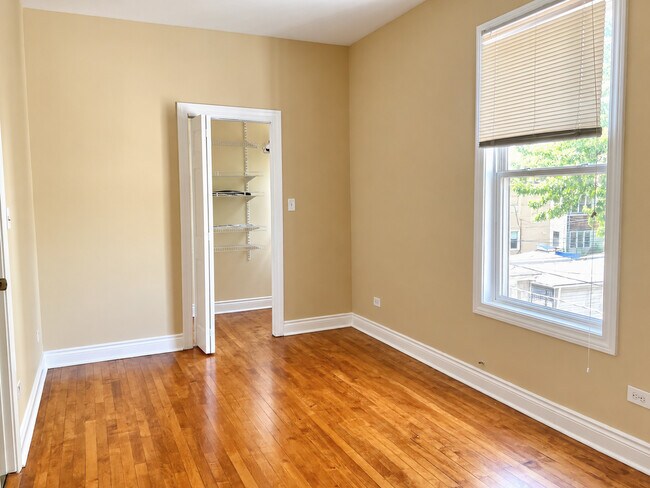 Photo - 3902 W Belden Ave Unit 2