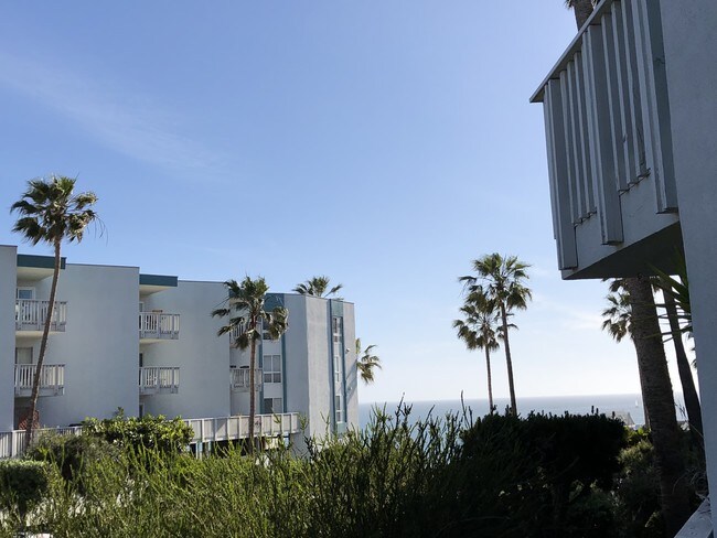 Studio Apartments For Rent In Redondo Beach Ca Forrent Photo 630 The Village Unit 101