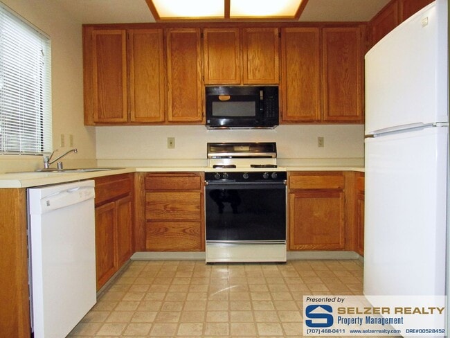 Photo - 890 S Orchard Ave Unidad #A-H