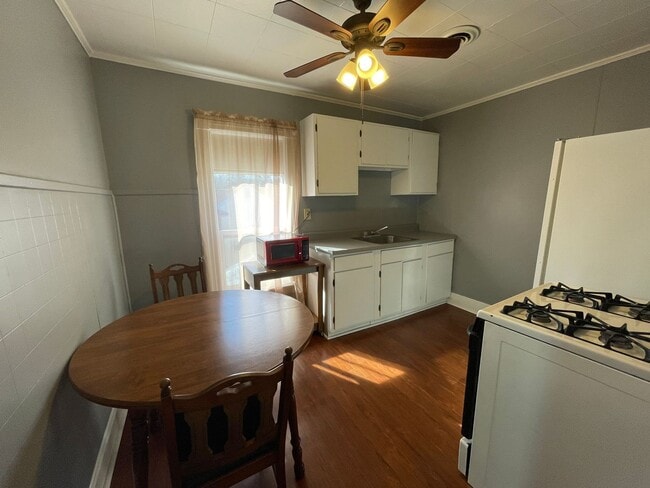 Photo - 643 1/2-580-582 State St Unit 580 1/2 State Street