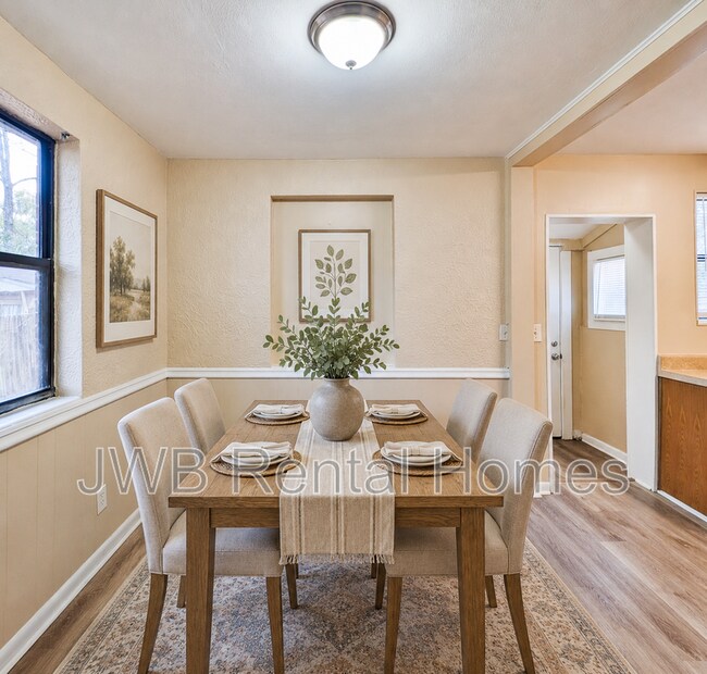 Photo - 3305 Sunnybrook Ave N