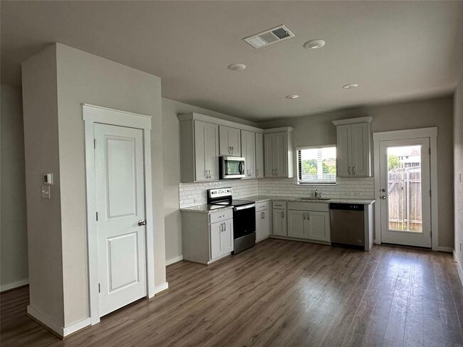 Photo - 441 Fieldwood Dr