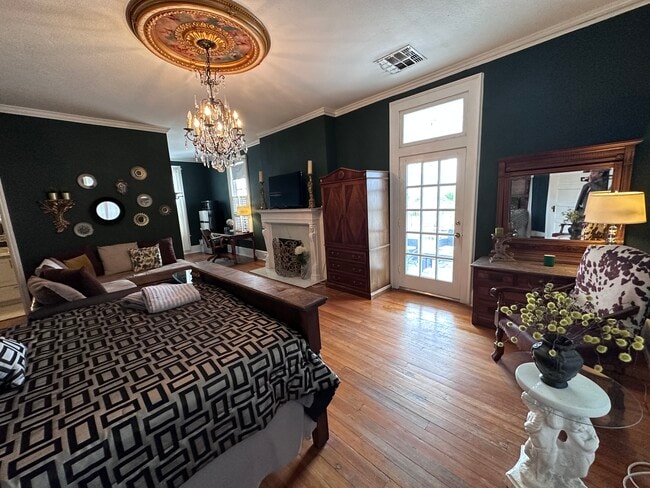 Photo - 421 Howard St