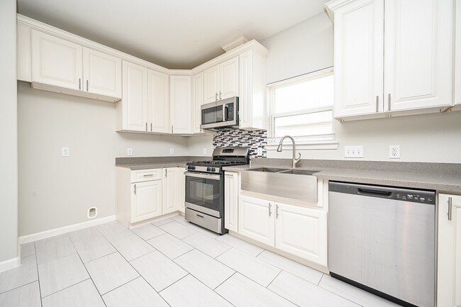 Photo - 4632 Galesburg St