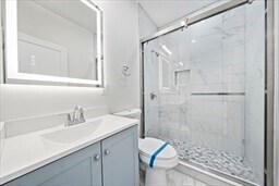 Photo - 417 Commercial St Unidad 4