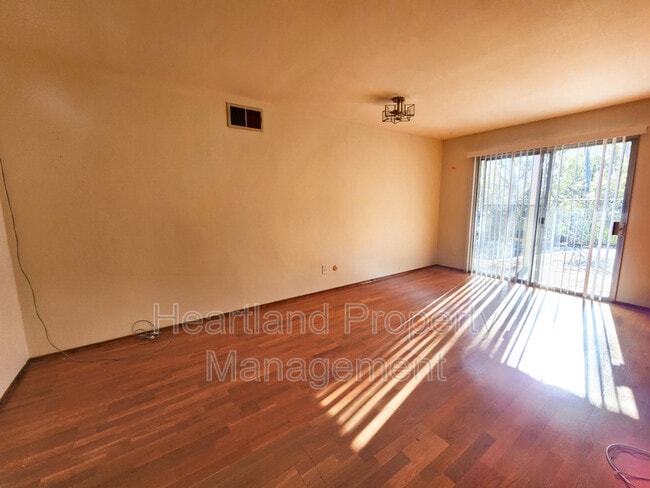 Photo - 11323 Tribuna Ave