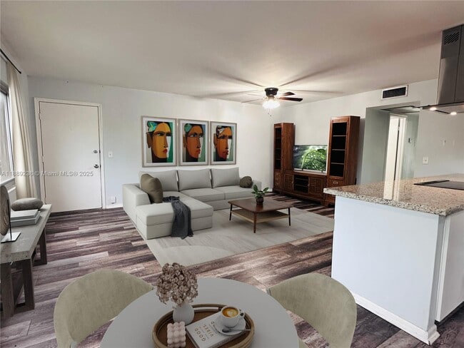 Building Photo - 850 SW 133rd Terrace Unit 318B