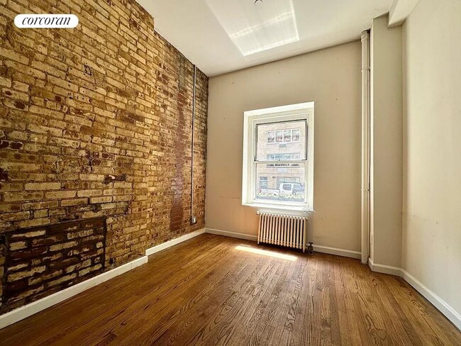 Photo - 535 E 87th St