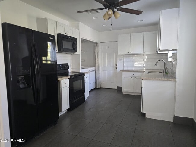 Photo - 709 E Weldon Ave