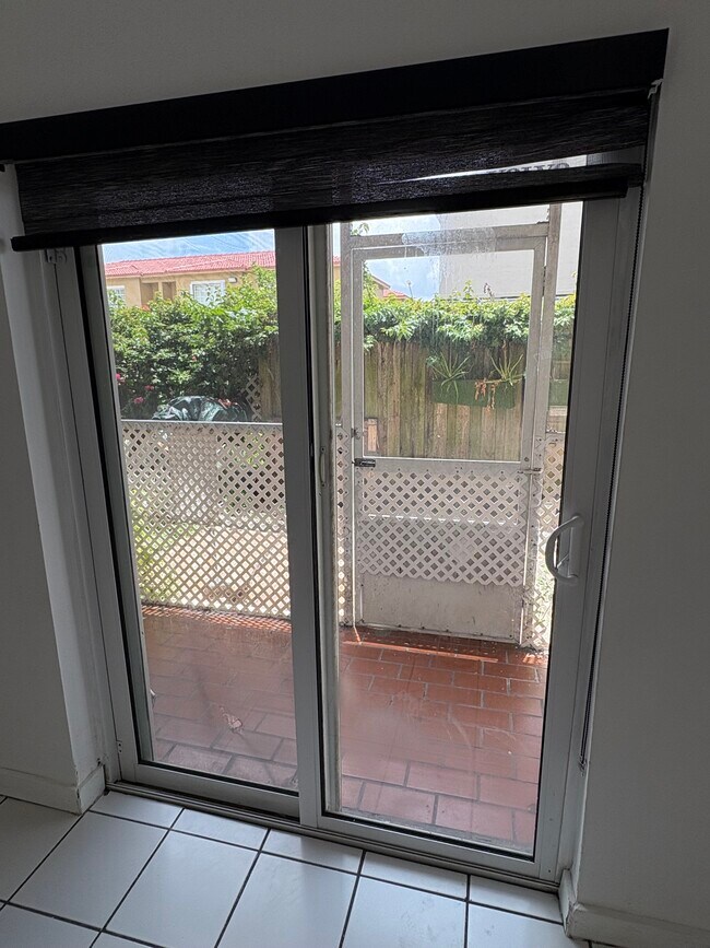 Photo - 2925 W 80th St Unidad 109