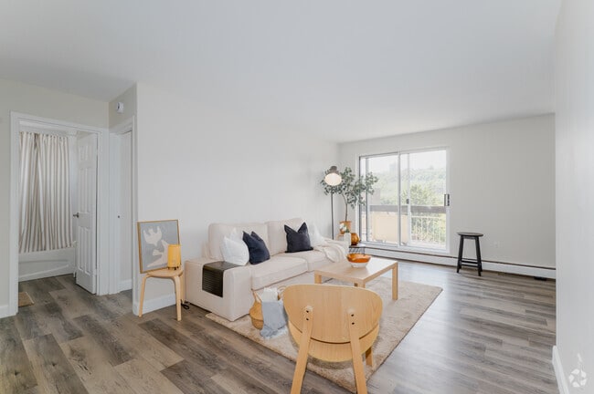 1 chambre, 1 salle de bain - 645 pi² - Salon - Main Street Apartments