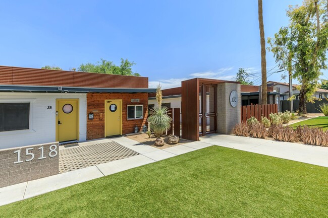 Desert Crown Apartment Homes - Desert Crown Apartment Homes