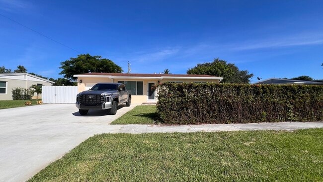 Building Photo - 124 Abaco Dr Rental