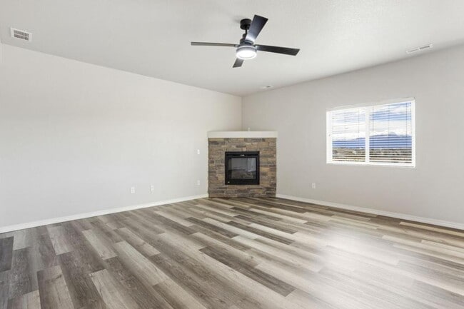 Photo - 8560 Dry Needle Place