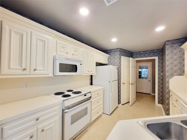 Photo - 309 Rolling Hills Dr W