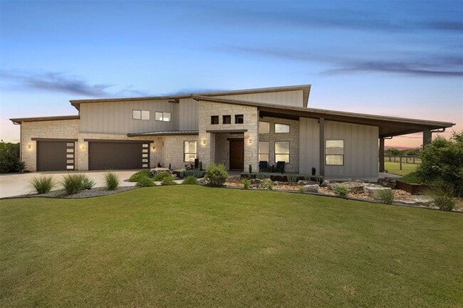 Building Photo - 215 Mesa Vista Dr