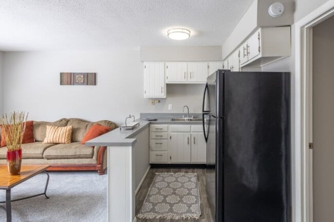 Photo - Embassy Apartments