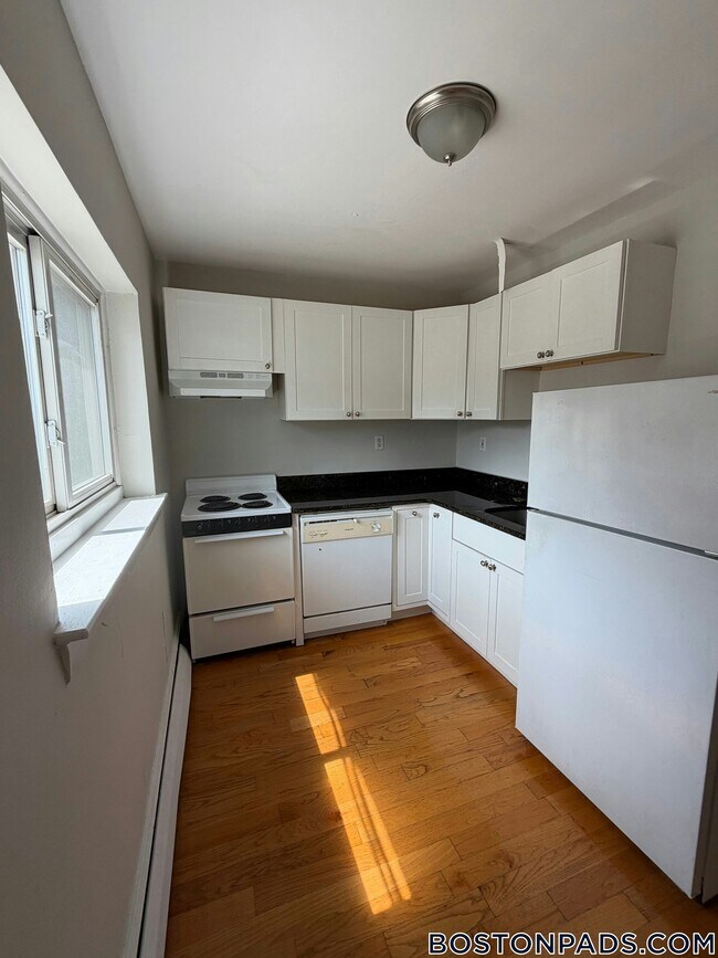 61 Selkirk Rd Unit 3