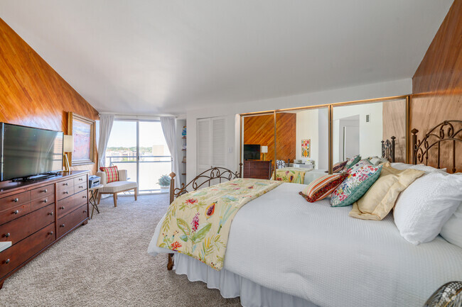 3BR, 3BA - 2200SF - Second Bedroom