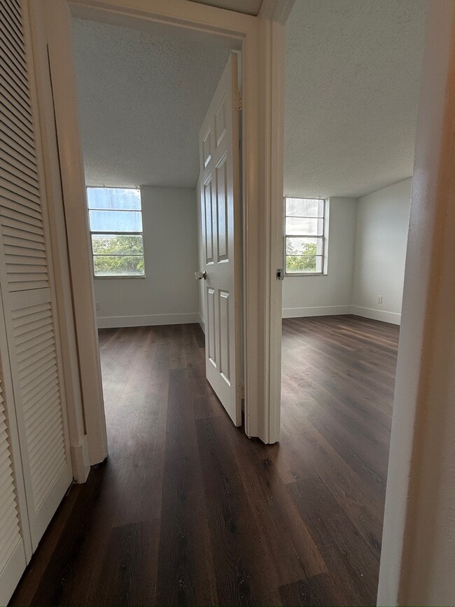 Building Photo - 482 NW 165th St Rental