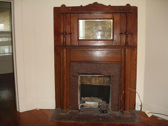 Photo - 315 W 21st St