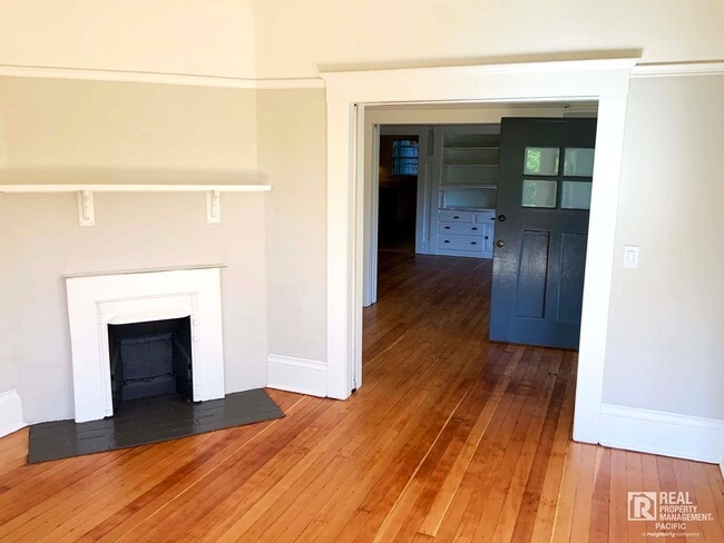 Photo - Spacious 4 Bedroom / 1.5 Bath near UC Campus