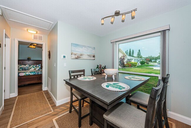 Photo - 2735 Sherbrooke Ln Unit C