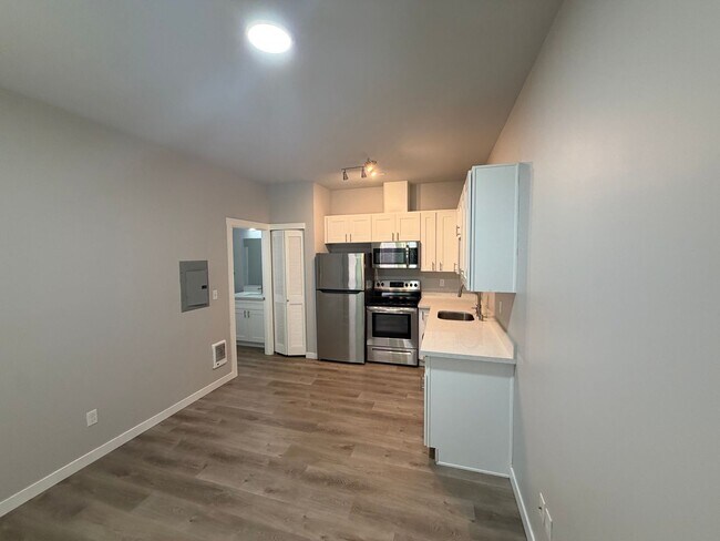 TAC T 7624 Pacific Ave (cot)