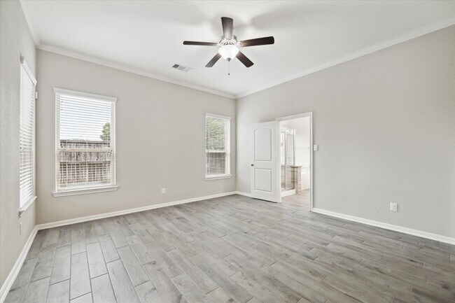 Photo - 1535 Giles Dr