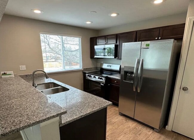 Photo - 25781 W Elizabeth Ave