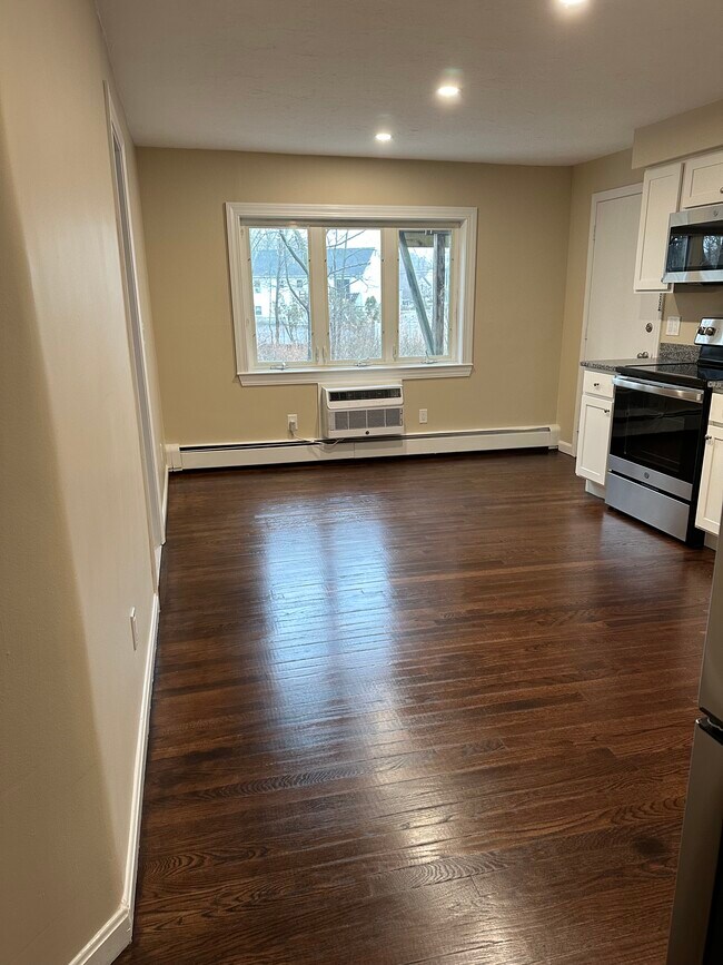 kitchen pic3 - 75 Wales St Unidad 2