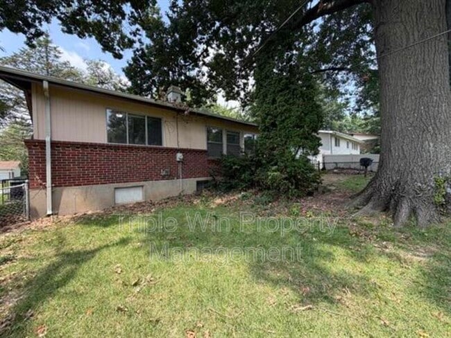 Photo - 11050 Linnell Dr