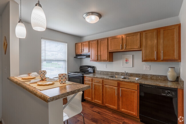Floor Plan: Buckeye Townhome - 2 Bed/ 1.5 Bath - 985 Sq Ft