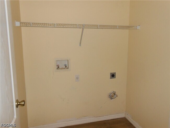 Photo - 1221 Belair St E