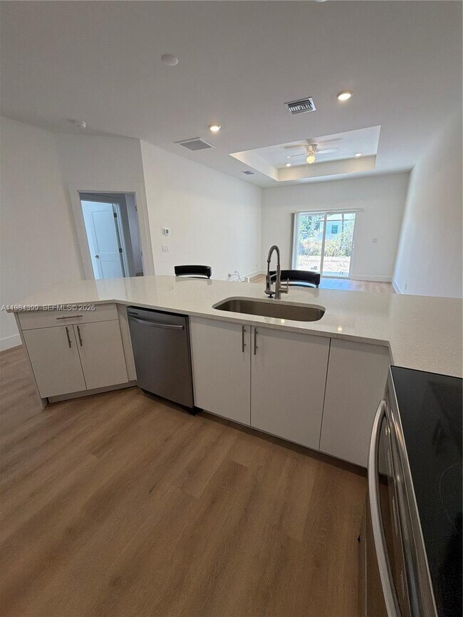 Photo - 4717 28th St SW