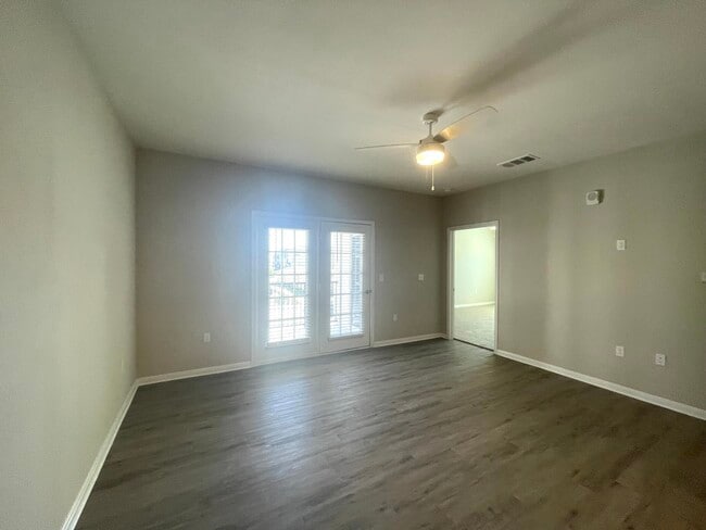 300 Willow Grv Wy Unit 517