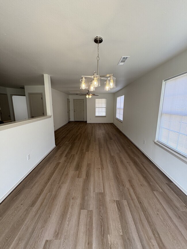 Photo - 601 Cedarbrook Ct