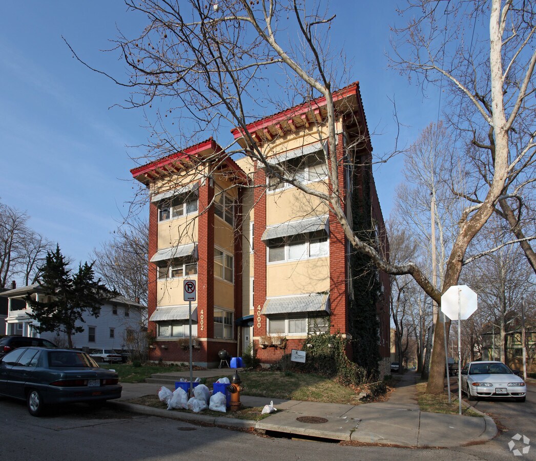 Photo - 4000-4002 Charlotte St Apartments