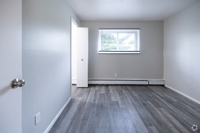V Suite - Bedroom 2