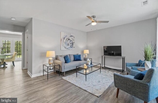 Photo - 45839 Wolftrap Way