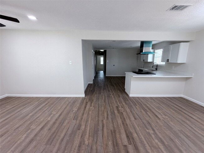 Photo - 2915 Creston Dr
