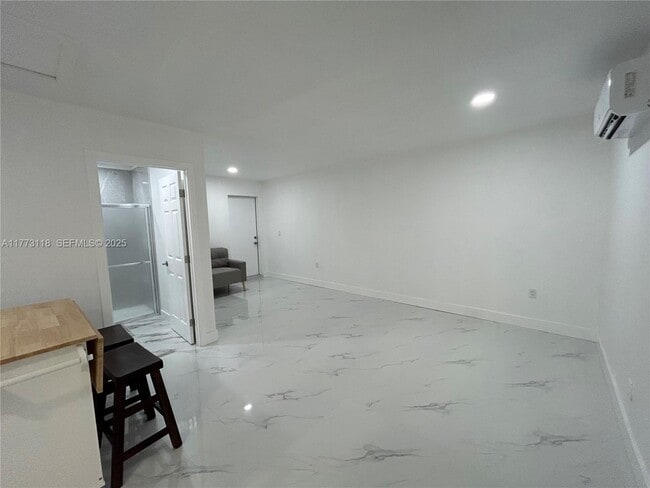 Photo - 670X SW 28th Terrace