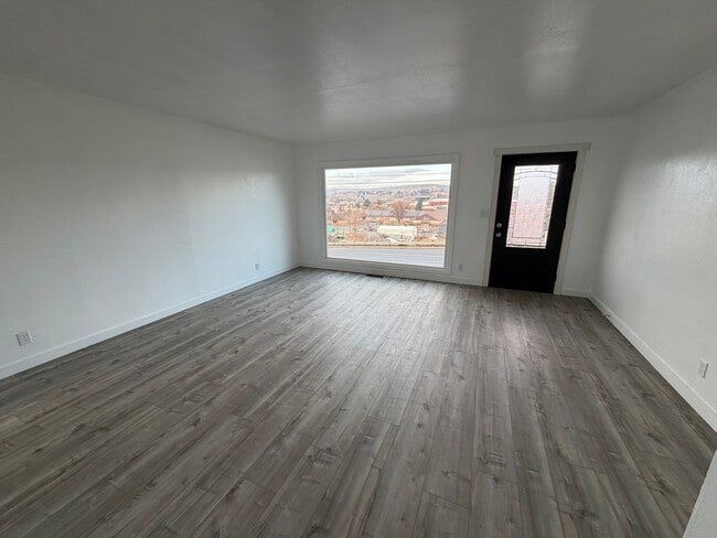 Photo - Spacious 3-Bedroom with City Views