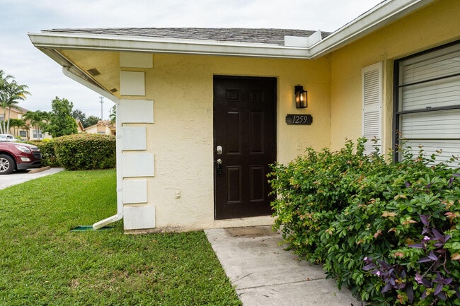 Photo - 1253 White Pine Dr