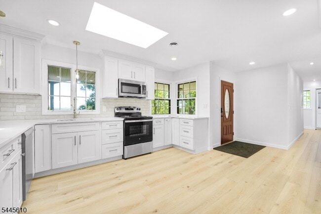 Photo - 306 Warrenville Rd