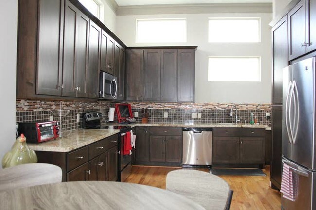 Photo - 2307 Camden Dr